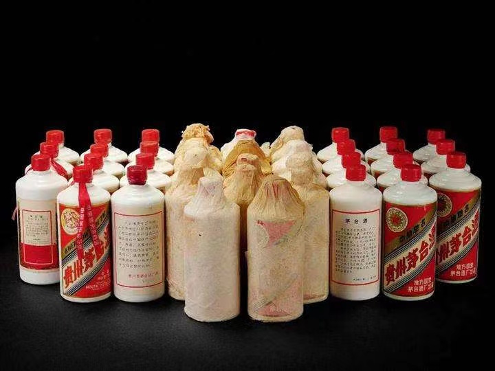 巴林右日照岚山回收酒价格哪里回收(附近上门回收茅台酒）?